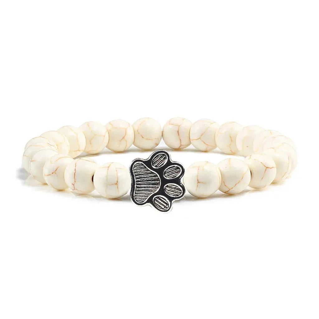 Armband mit pfotenförmigen Perlen aus Naturstein