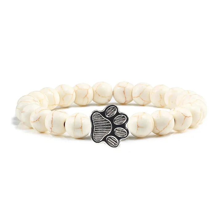 Armband mit pfotenförmigen Perlen aus Naturstein