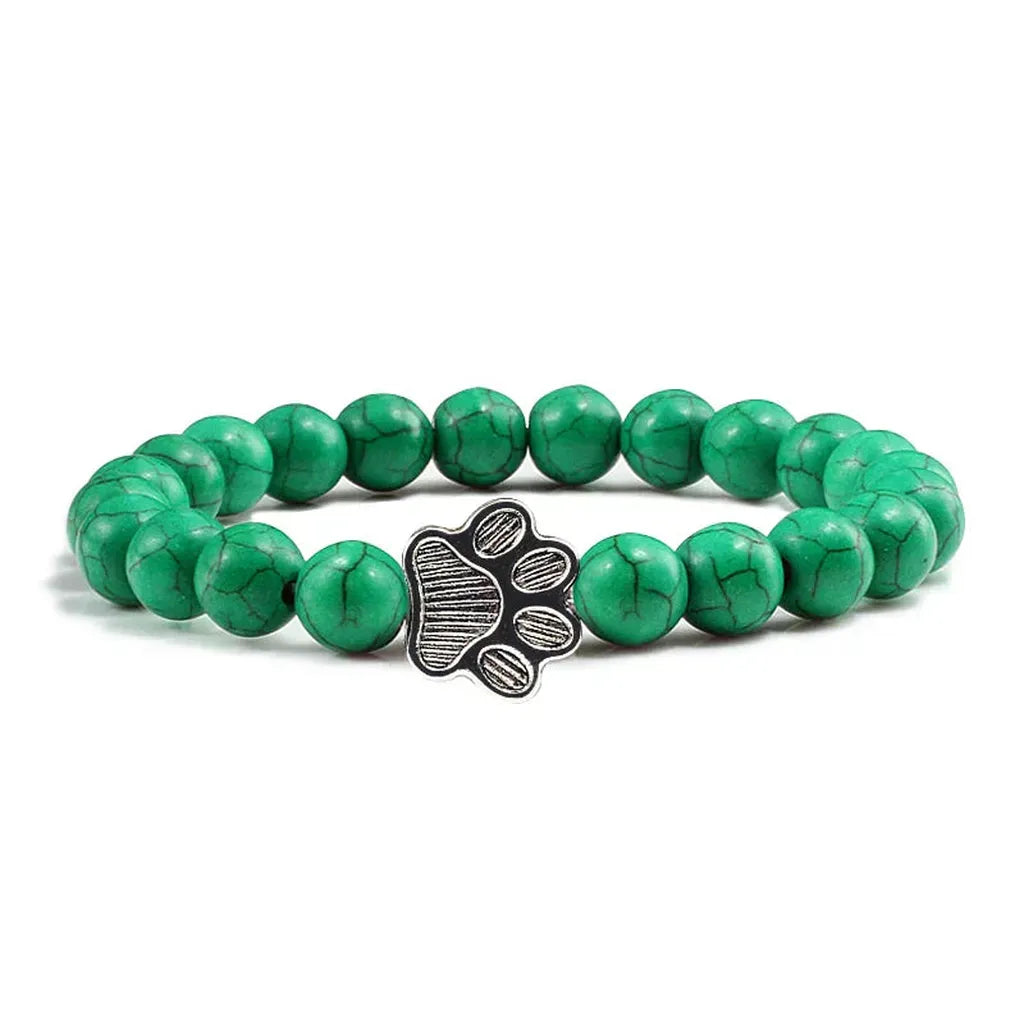 Armband mit pfotenförmigen Perlen aus Naturstein