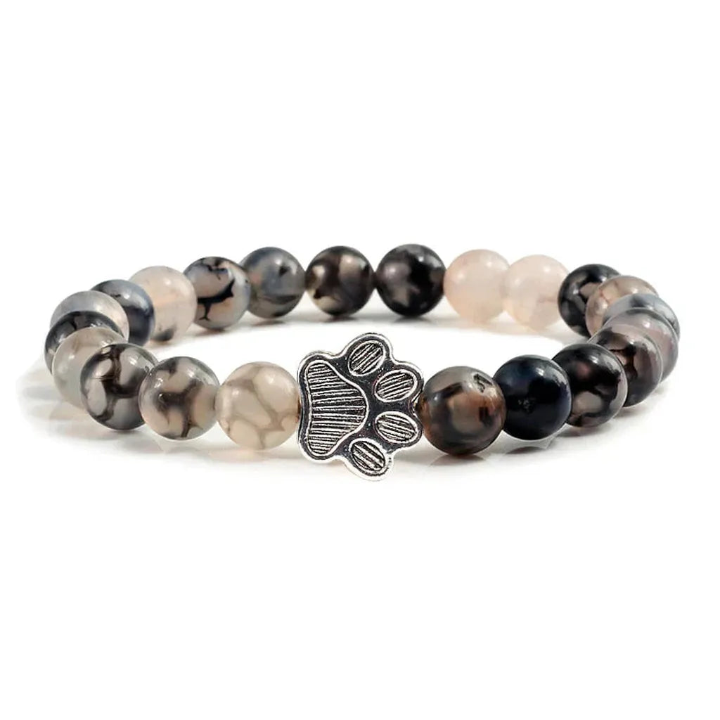 Armband mit pfotenförmigen Perlen aus Naturstein