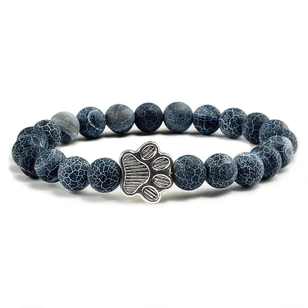 Armband mit pfotenförmigen Perlen aus Naturstein