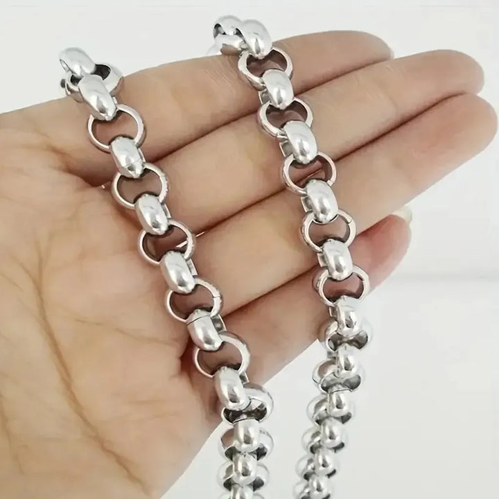 Elegante handgefertigte Halskette aus Edelstahl