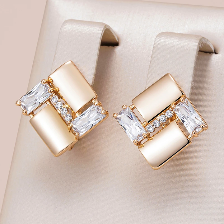 Elegante geometrische Ohrringe mit Brillanten in Gold