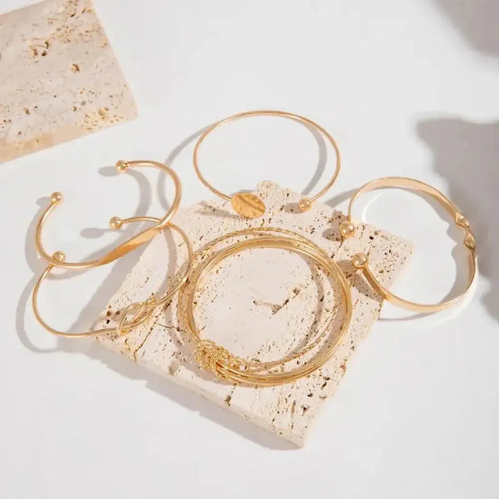 Elegantes Schmuckset mit Knoten