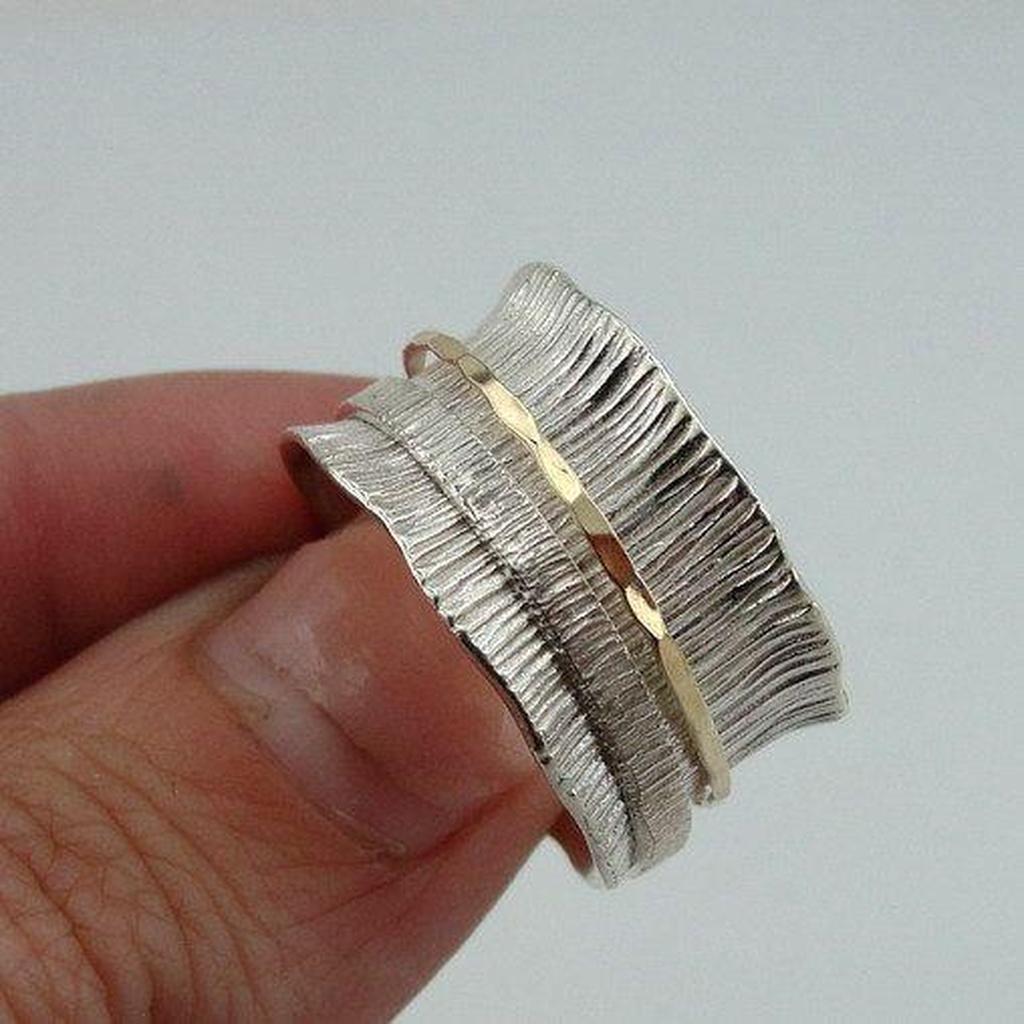 Feiner Retro-Ring in Gold und Weissgold