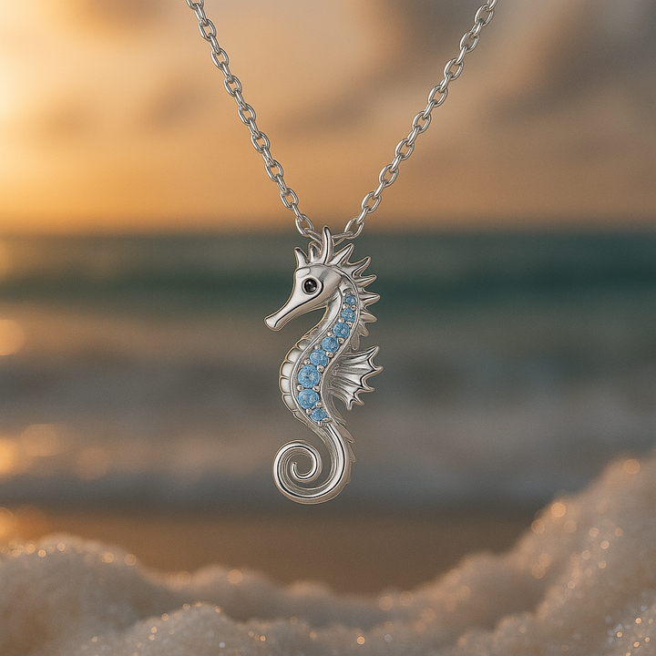 Halskette in Weissgold mit Seepferdchen und Opal