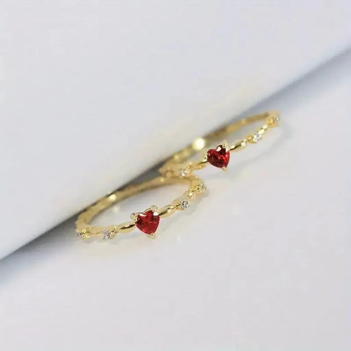 Ring mit rotem Herzstein