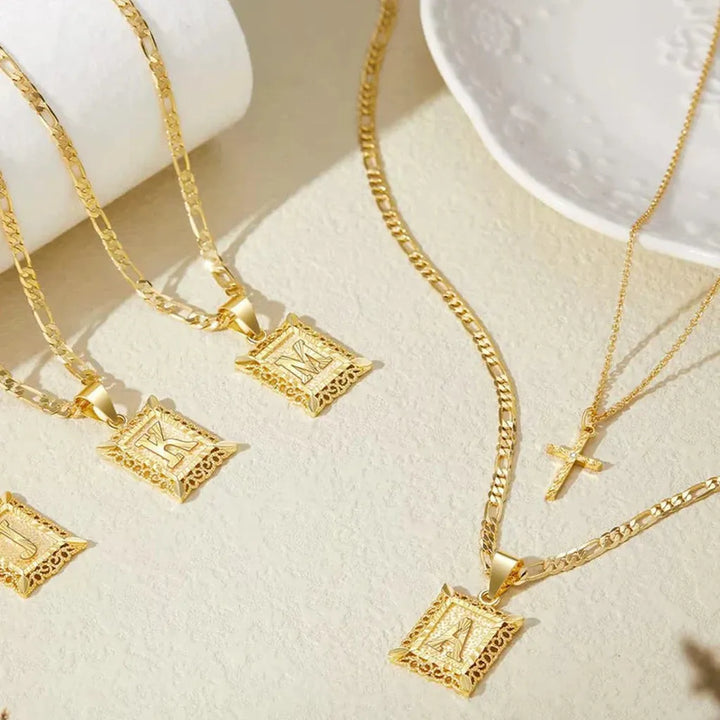 Kreuzkette mit Initiale | Gold