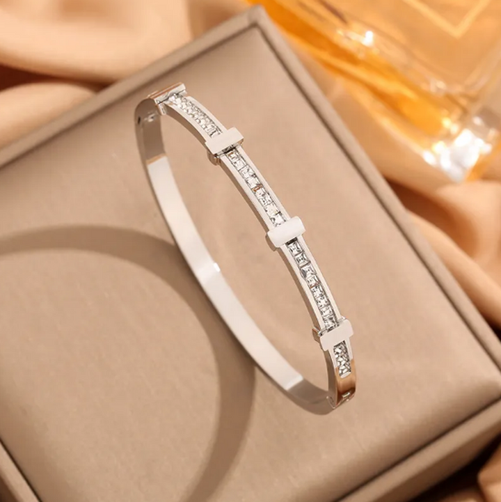 Offenes geometrisches Armband mit zwei Reihen Brillanten