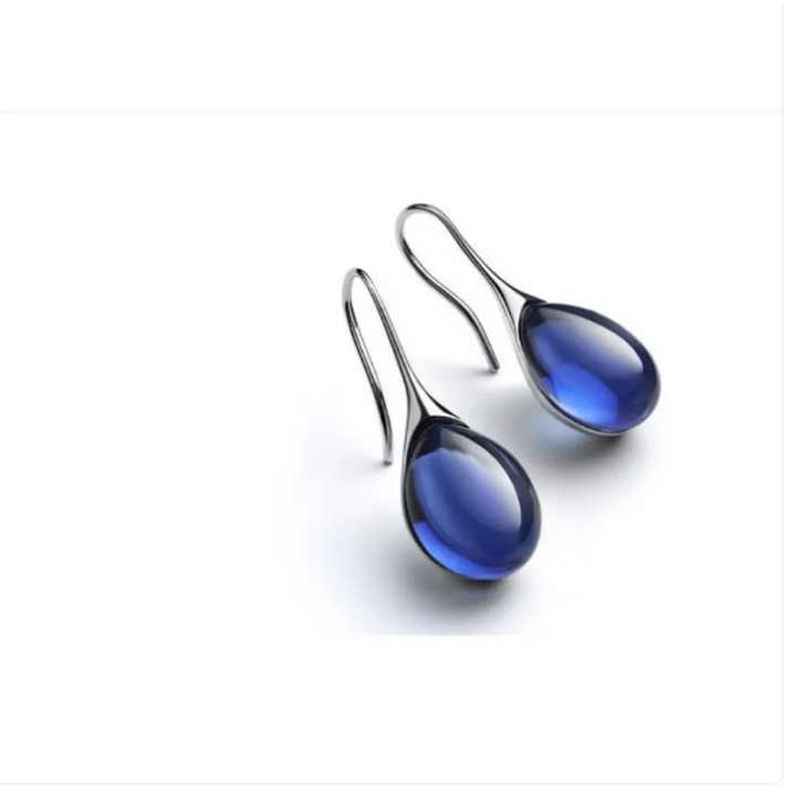Ohrringe mit eingebettetem Opal