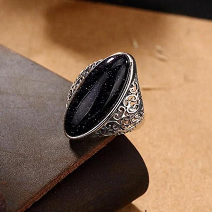Ovaler Retro-Ring in Weissgold mit Stein