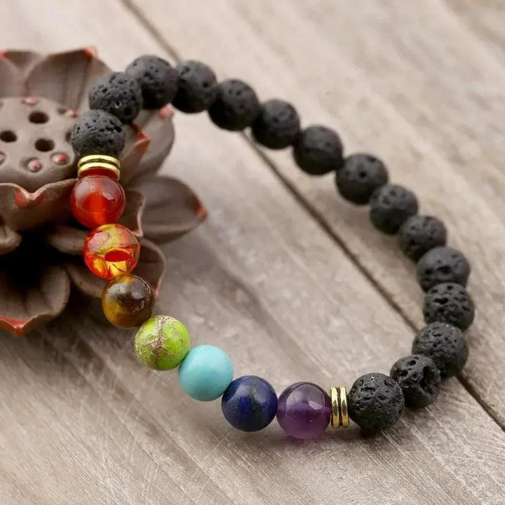 Retro-Chakra-Armband aus Lavastein