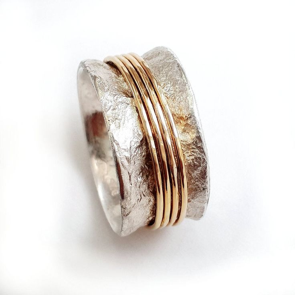 Retro-Ring „Goldener Faden“ in Weissgold