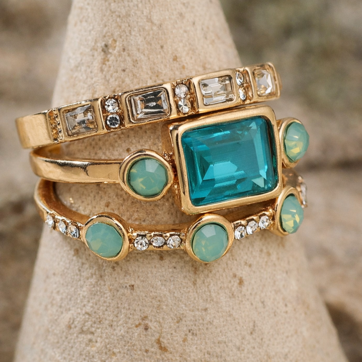 Retro-Ringkollektion mit blauen Kristallen
