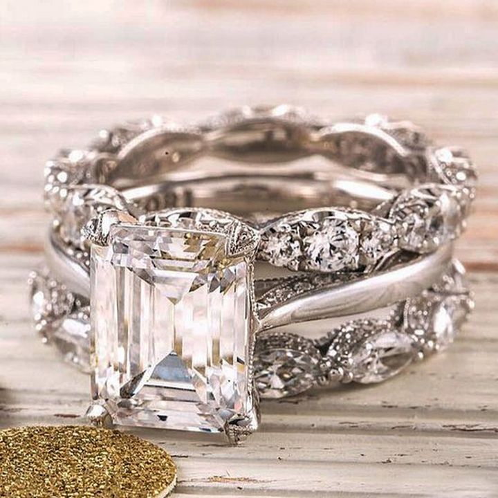 Retro-Weissgoldring mit mehreren glänzenden Reihen