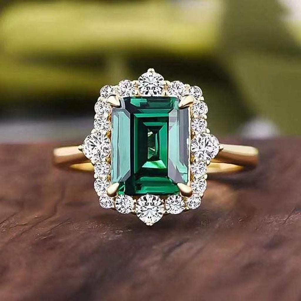 Ring Königin mit Smaragd