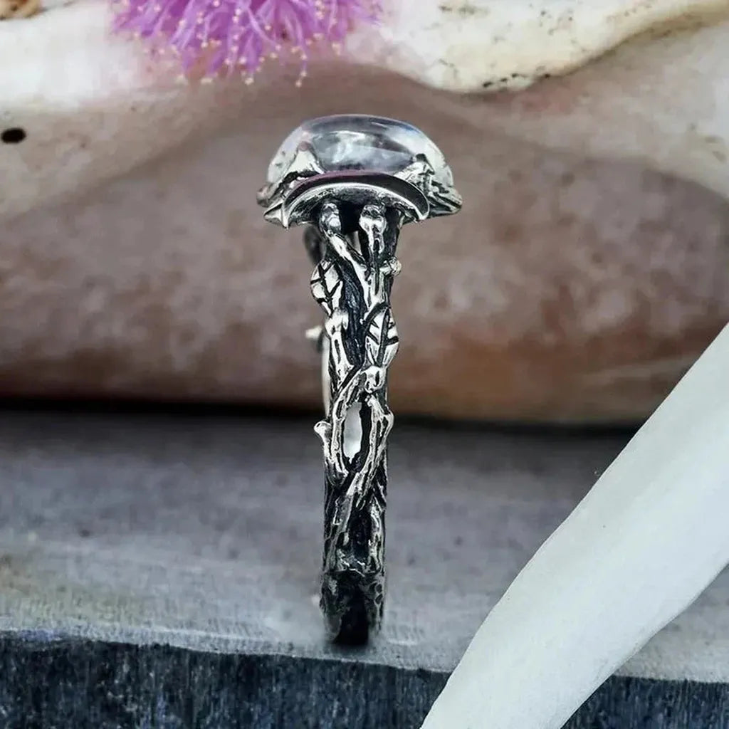 Ring aus Mondstein