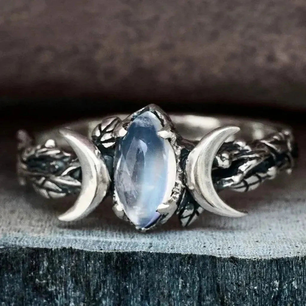 Ring aus Mondstein