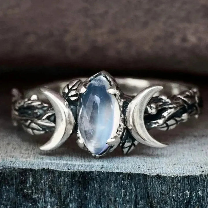 Ring aus Mondstein