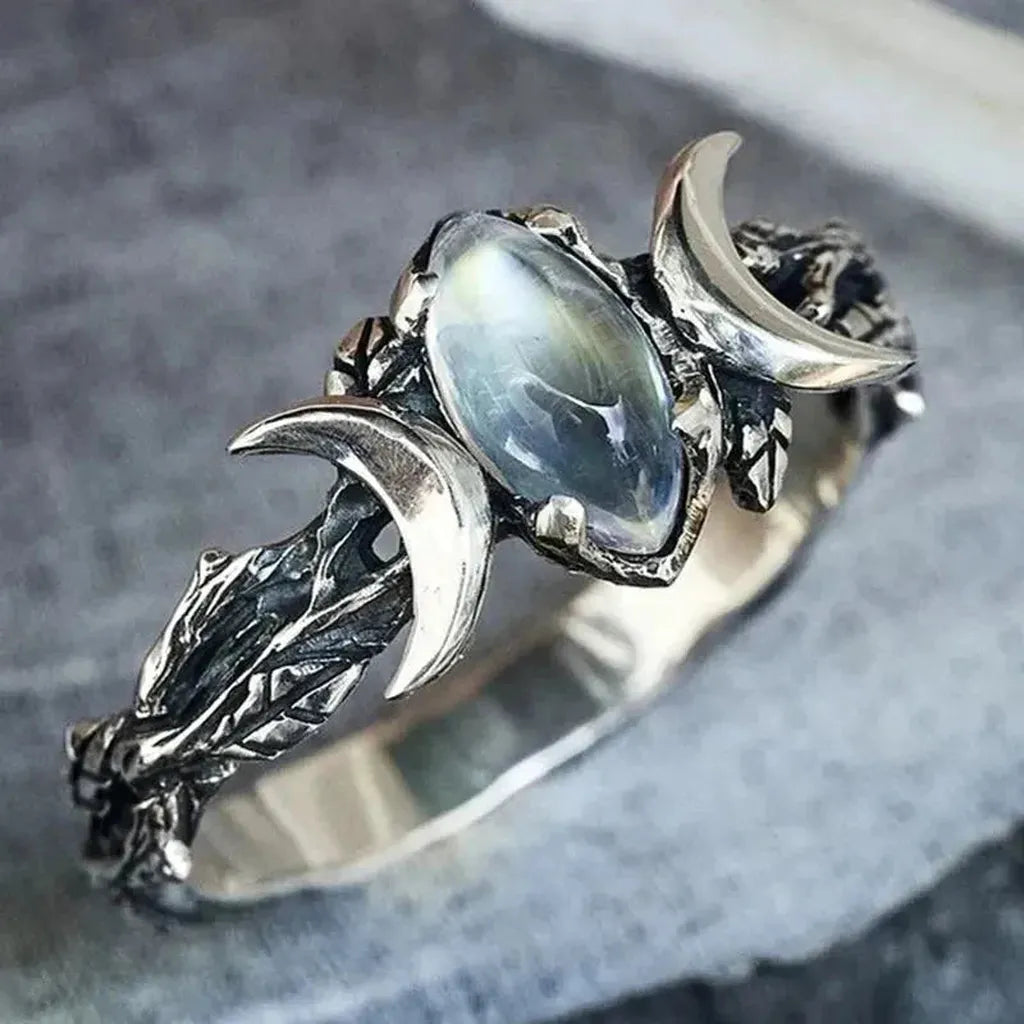 Ring aus Mondstein