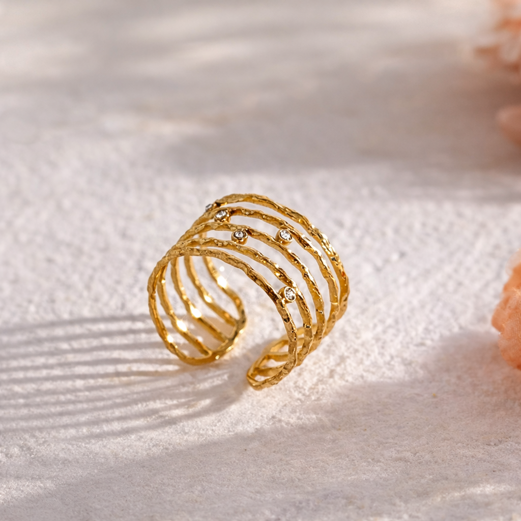 Ring goldene Krone mit Glanz