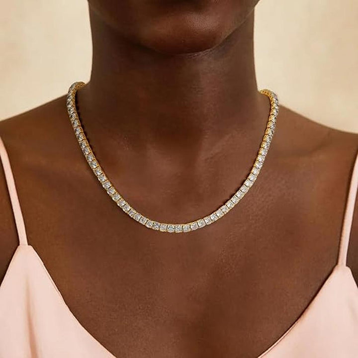 Tenniskette aus Gold
