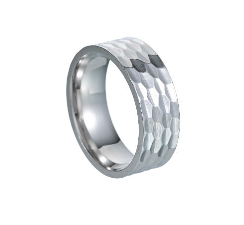 Varek gehämmerter Bandring