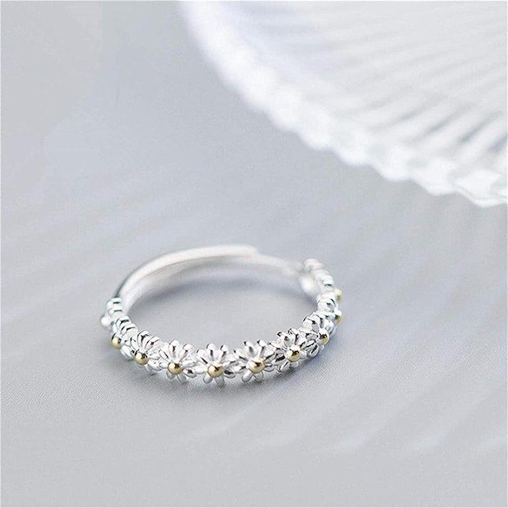Verstellbarer Ring aus Weissgold und handgefertigtem Emaille mit Margeriten