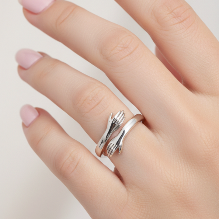 Verstellbarer Ring im Umarmungsstil in Weissgold