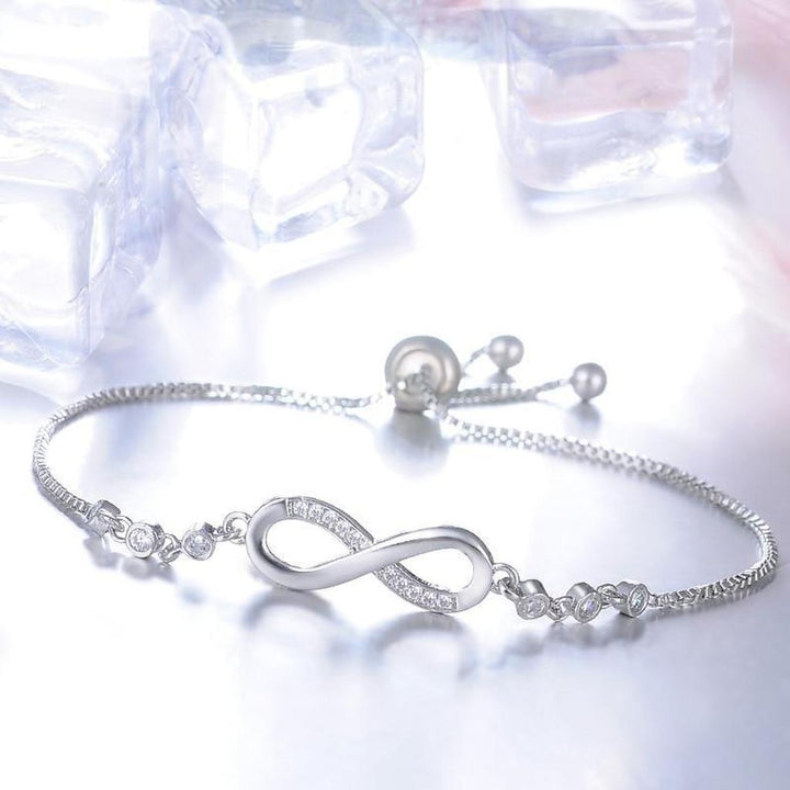 Verstellbares Unendlichkeits-Armband aus Weissgold