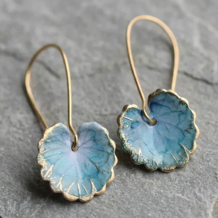 Vintage-Ohrringe in Form eines blauen Blattes