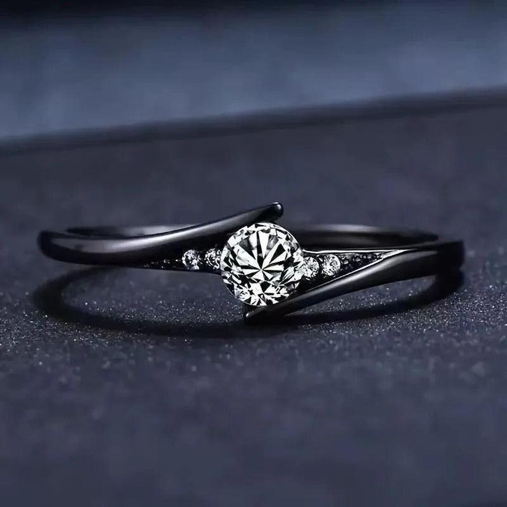 Vintage-Ring aus schwarzem Gold mit Kristall