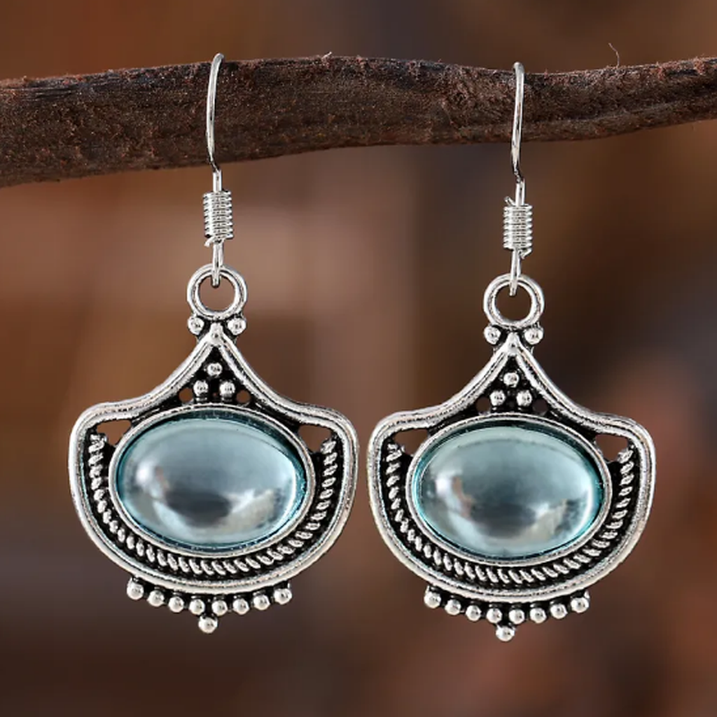 Vintage Set Halskette und Ohrringe mit blauen ovalen Edelsteinen